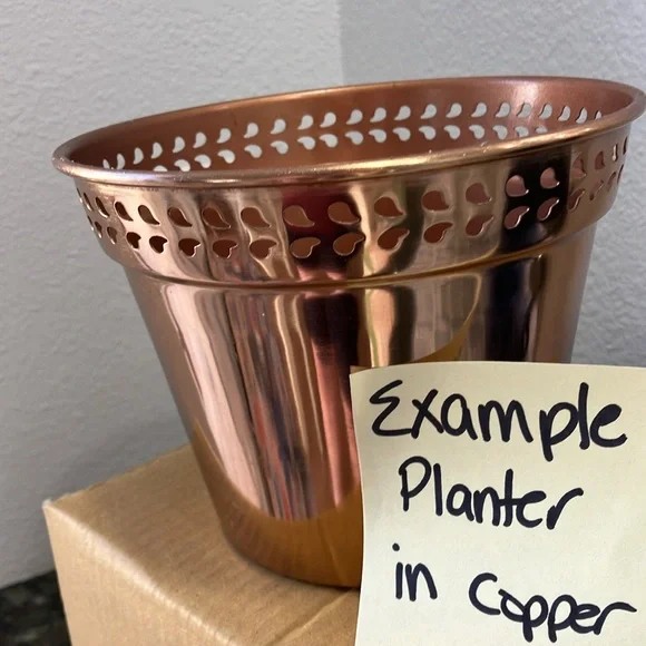 NWT Urban Outfitters Gold Planter - Picture 5 of 5
